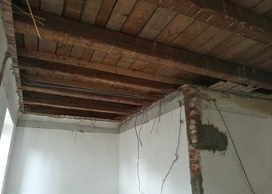 Opracování stropních trámů