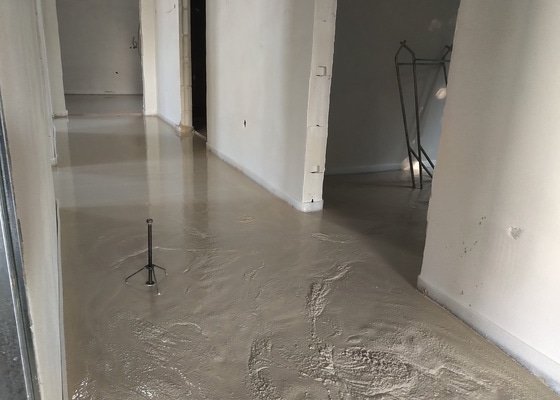 Vylití podlah v RD (anhydrit) a v garáži (beton)