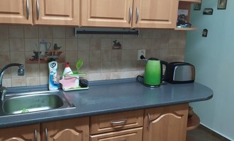 Výměna kuchyňské pracovní desky, dřezu a baterie - stav před realizací