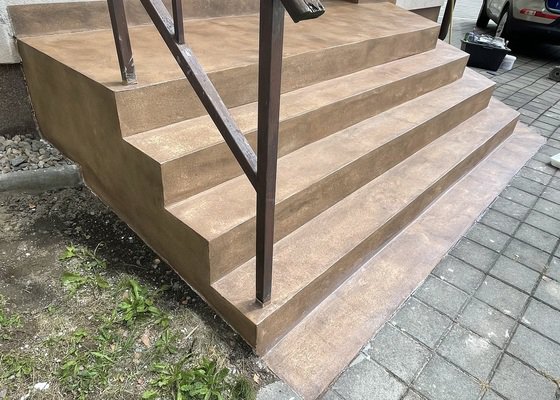 Renovace schodiště betonovástěrka KB Farben