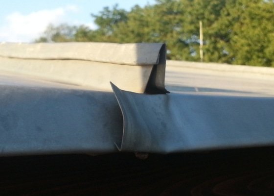 Klempířské práce - oprava průchodu komína střechou