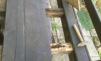 Rekonstrukce dřevěné terasy.