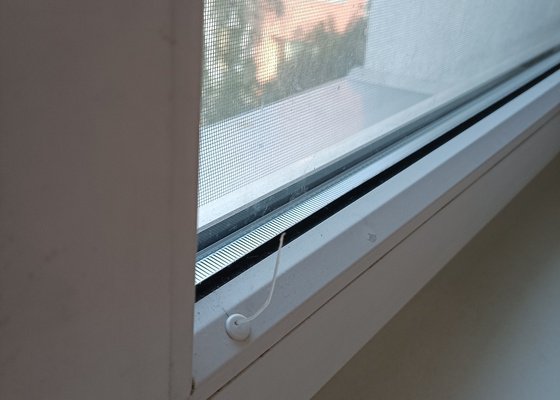 Oprava vnitřních žaluzií okenní kliky, instalace dětských bezpečnostních pojistek