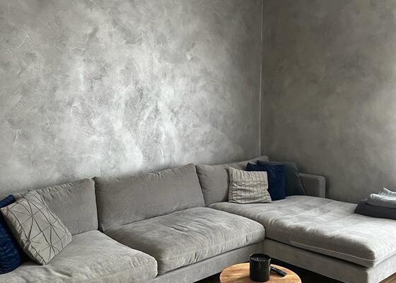 Betonová stěrka obývací pokoj