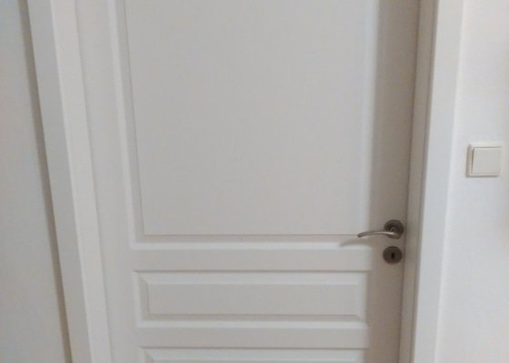 Nové bezpečnostní dveře do bytu